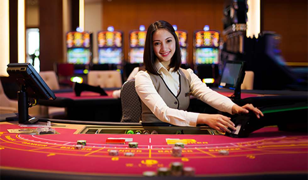 What are the requirements to get a job in a casino?